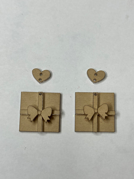 2 piece 3D present earrings