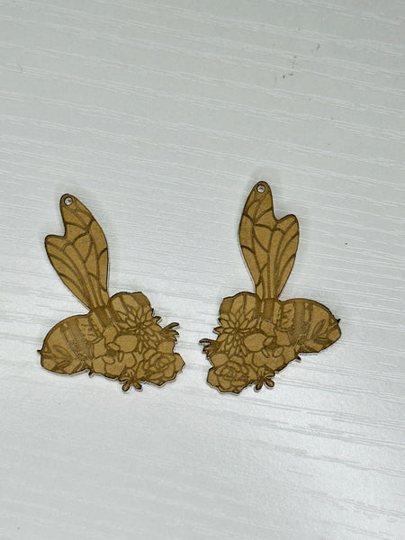 Bee on flowers earring